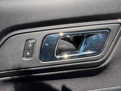 Used 2017 Ford Mustang GT RWD image 37
