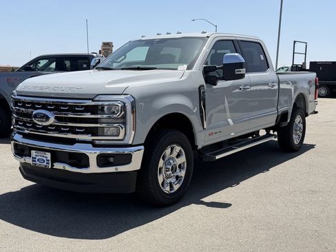 New 2026 Ford F250 Lariat w/ Lariat Premium Package AWD/4WD image 4