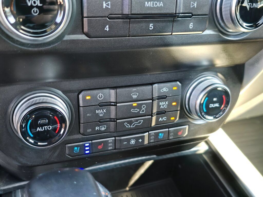 Used 2019 Ford F150 Lariat w/ Equipment Group 502A Luxury AWD/4WD image 29