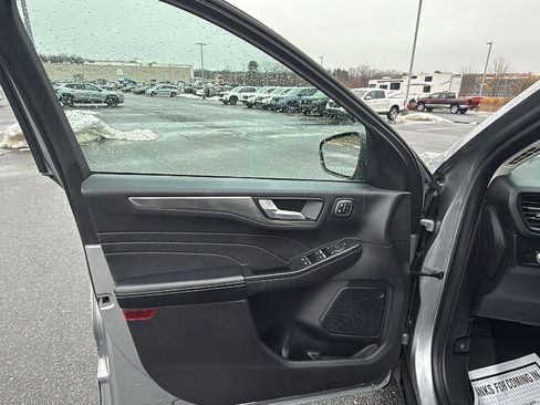Used 2022 Ford Escape Titanium AWD/4WD image 23