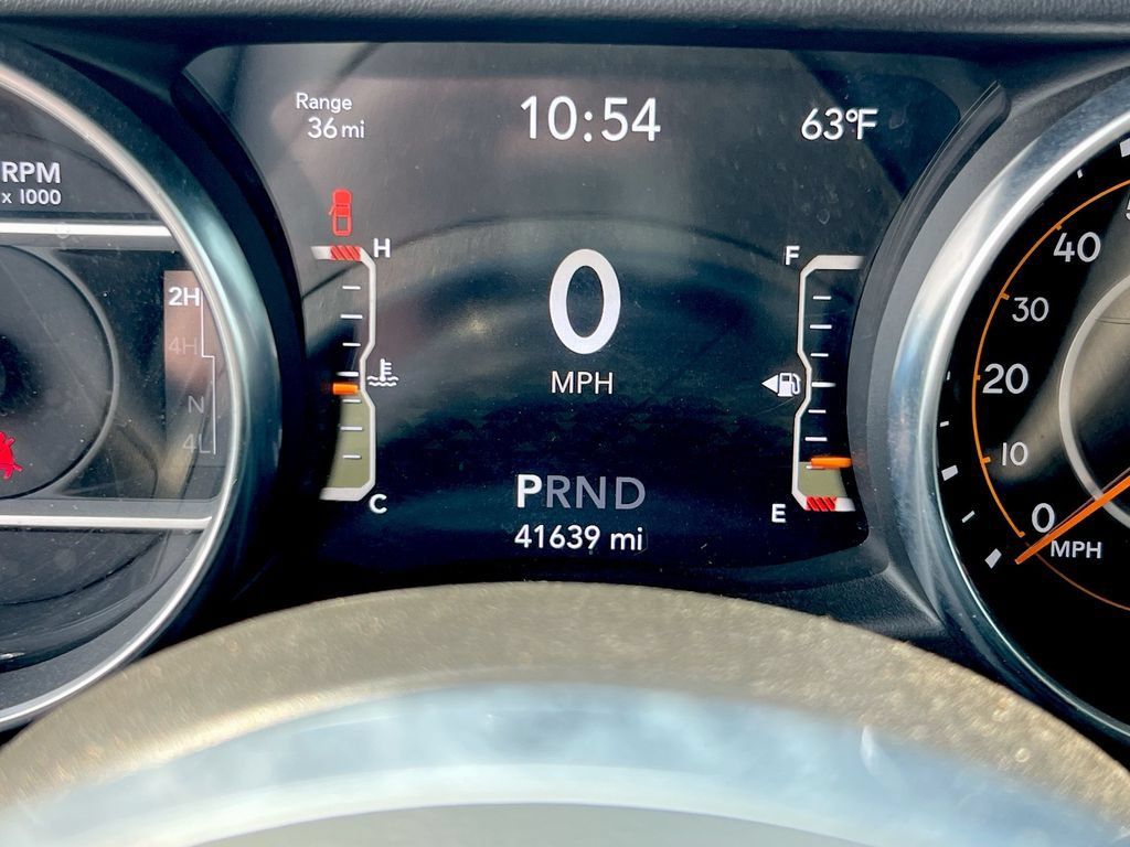 Used 2023 Jeep Gladiator Overland AWD/4WD image 12