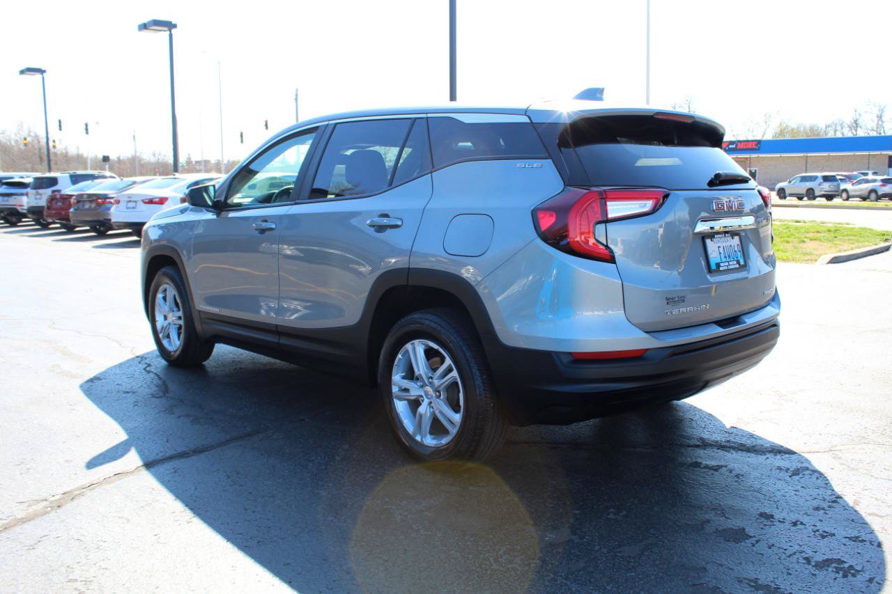 Used 2023 GMC Terrain SLE AWD/4WD image 7