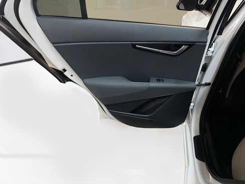 Used 2023 Kia Niro EX Touring image 28