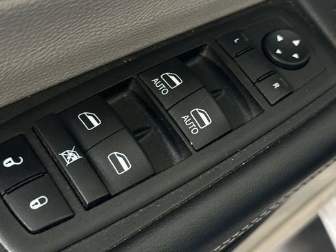 Used 2023 Chrysler Voyager LX FWD image 14