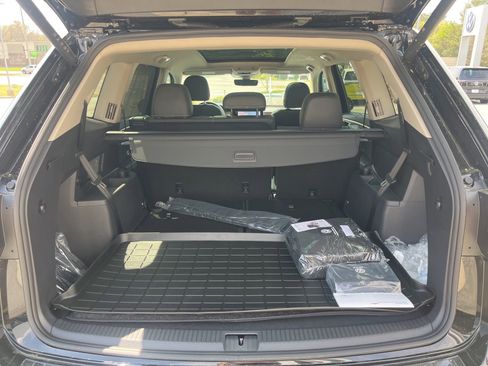 New 2026 Volkswagen Atlas SE FWD image 28