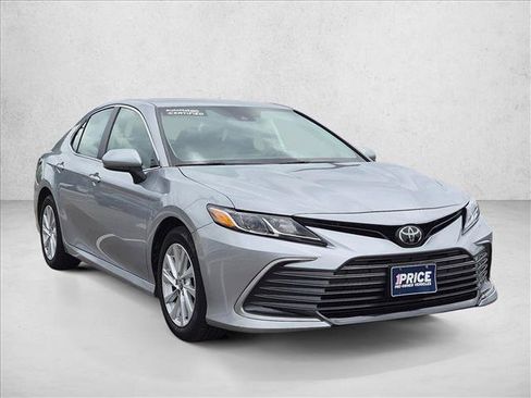 Used 2023 Toyota Camry LE FWD image 3
