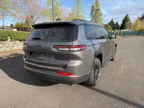 Used 2024 Jeep Grand Cherokee L Laredo image 4