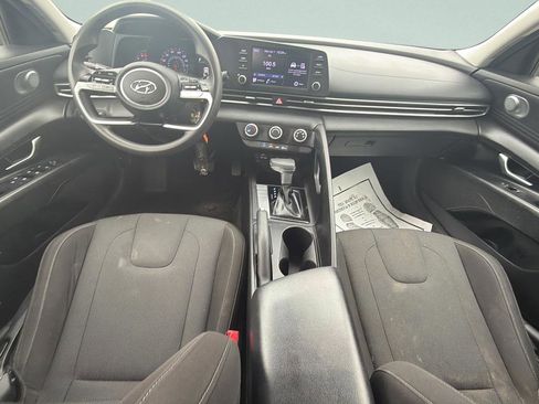 Used 2021 Hyundai Elantra SE image 20