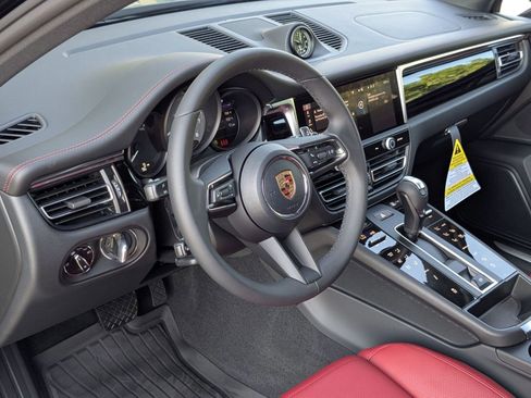 New 2025 Porsche Macan S image 4