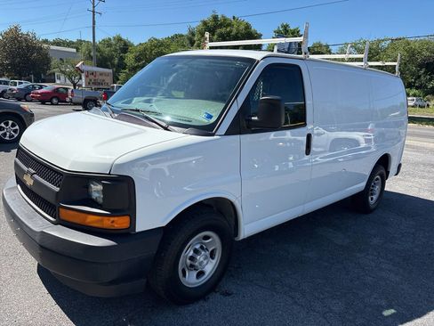 Used 2017 Chevrolet Express 2500 RWD image 1