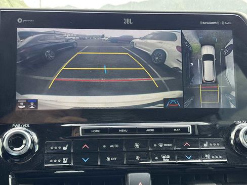 Used 2022 Toyota Highlander Limited FWD image 18