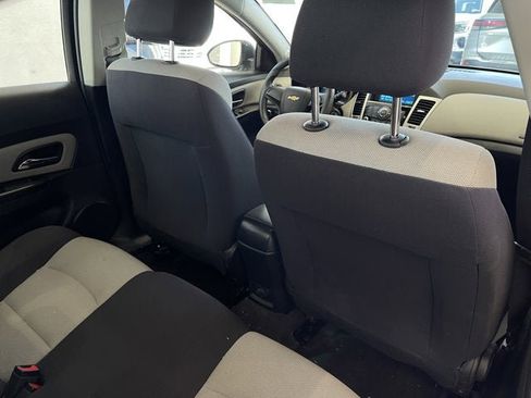 Used 2014 Chevrolet Cruze LS image 25