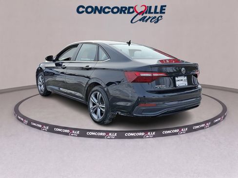 Used 2024 Volkswagen Jetta SE FWD image 4