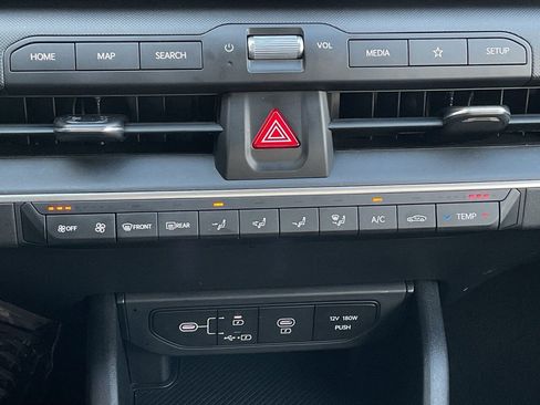 Used 2025 Kia K4 LXS image 35