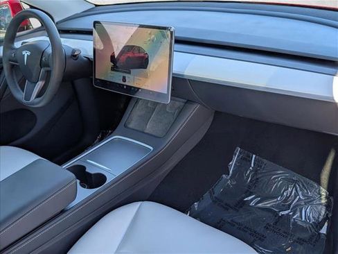 Used 2025 Tesla Model Y Performance image 24