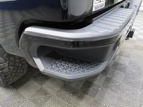 Used 2025 GMC Sierra 2500 AT4X image 50