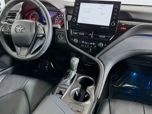 Used 2022 Toyota Camry XSE image 6