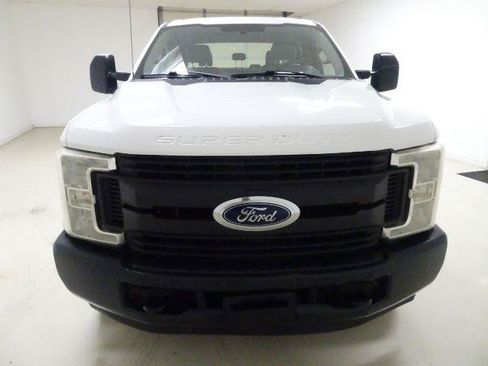 Used 2017 Ford F250 XL RWD image 2