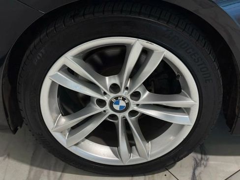 Used 2018 BMW 320i Sedan w/ Sport Package image 30