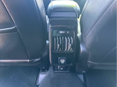 Used 2023 Jeep Compass Latitude AWD/4WD image 19