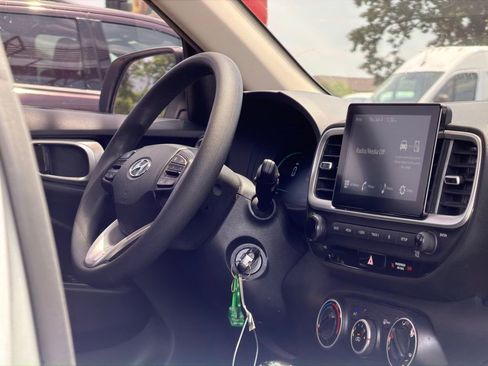 Used 2023 Hyundai Venue SE w/ Cargo Package FWD image 29