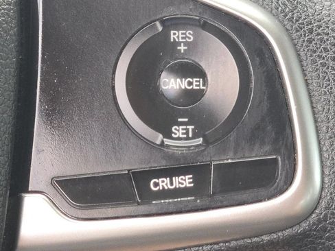Used 2018 Honda CR-V LX image 30