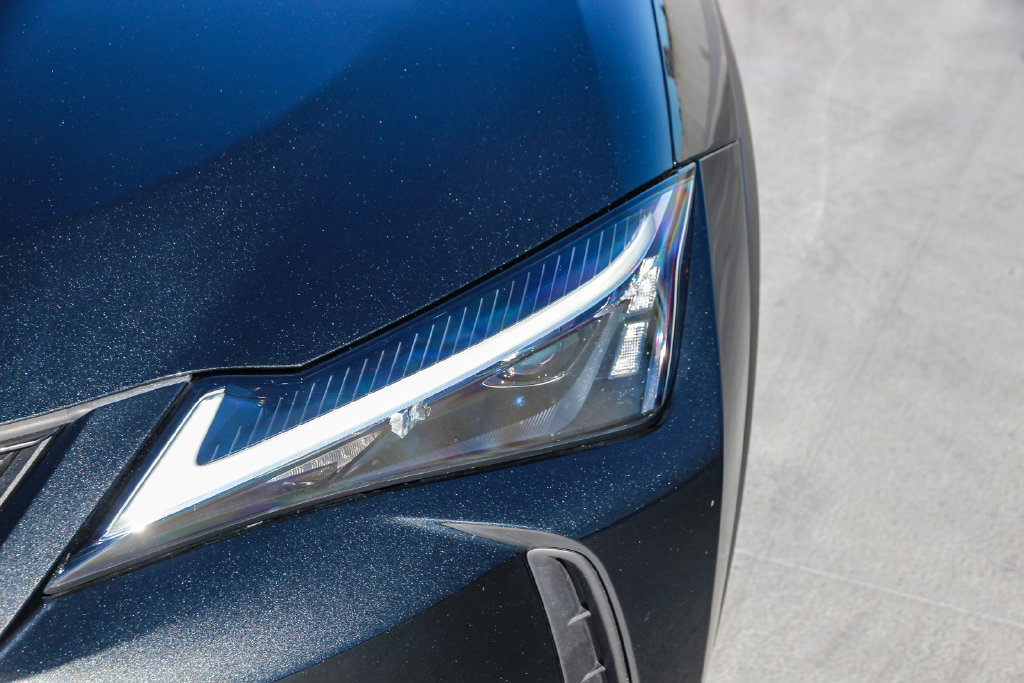 Certified 2024 Lexus UX 250h FWD image 9
