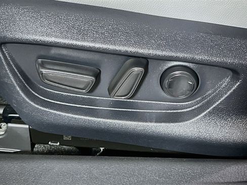 Used 2026 Toyota Camry SE FWD image 15