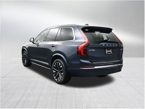 New 2026 Volvo XC90 T8 Ultra w/ Protection Package Premier AWD/4WD image 3