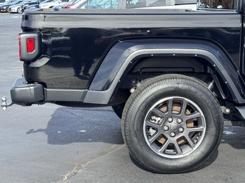 Used 2021 Jeep Gladiator Overland w/ Popular Equipment Package image 41