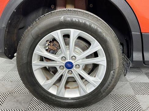 Used 2019 Ford Escape SE image 32