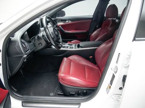 Used 2020 Kia Stinger GT1 RWD image 23