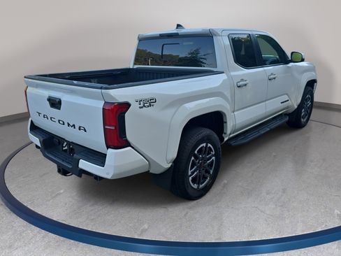 Used 2024 Toyota Tacoma TRD Sport w/ TRD Sport Upgrade Package RWD image 5
