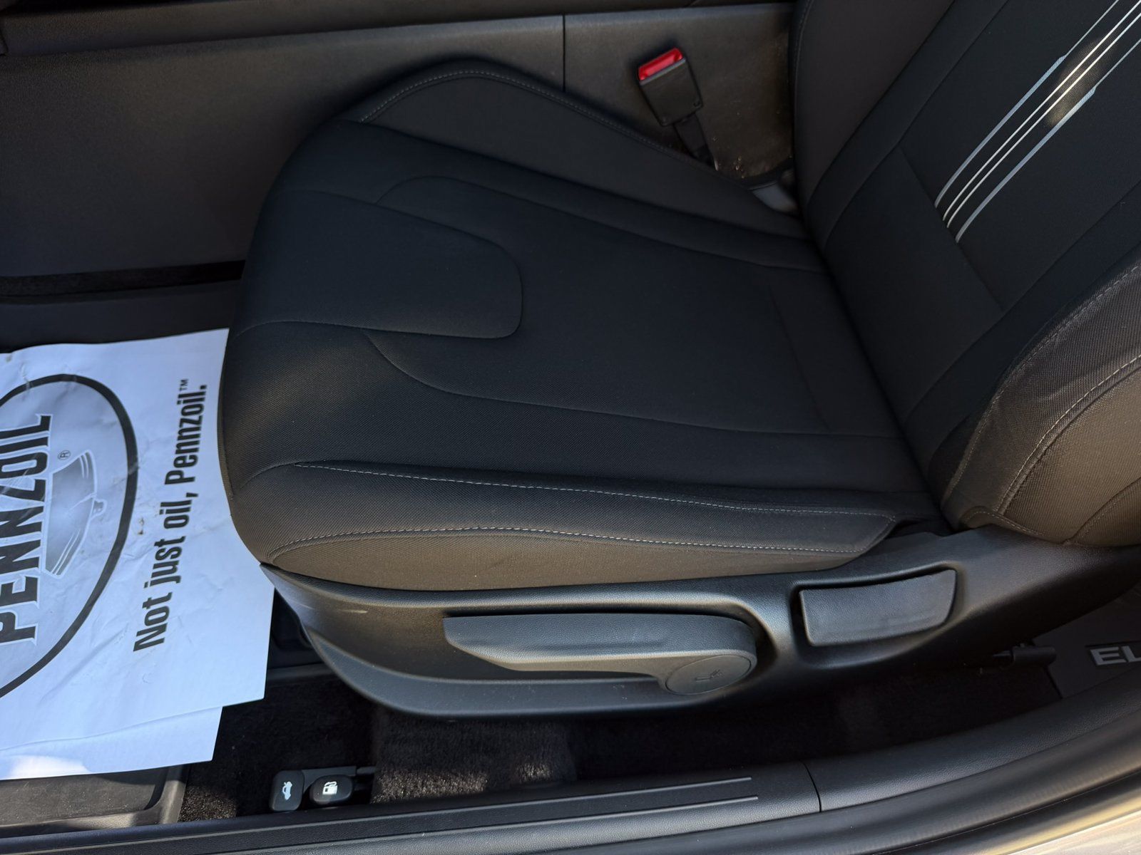 Used 2025 Hyundai Elantra SEL FWD image 11