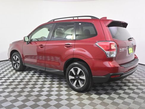 Used 2017 Subaru Forester 2.5i Premium AWD/4WD image 3