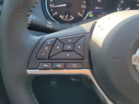 Used 2019 Nissan Rogue SV FWD image 24
