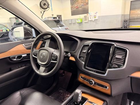 Used 2023 Volvo XC90 B5 Plus AWD/4WD image 31