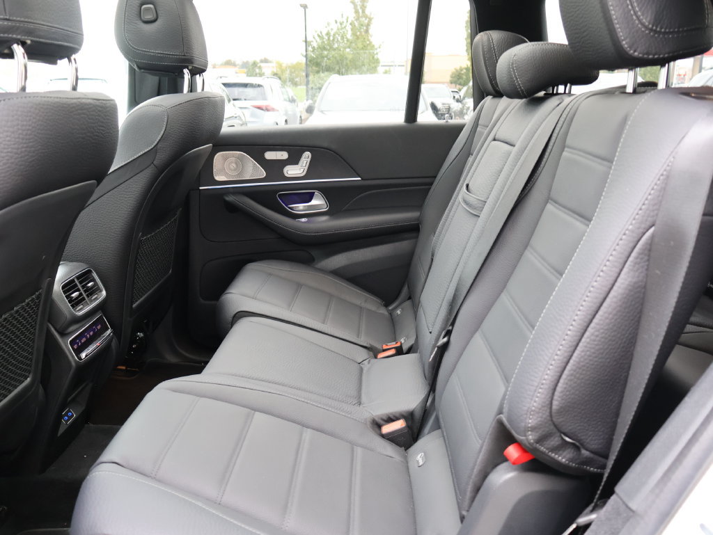 Used 2024 Mercedes-Benz GLS 450 4MATIC image 13