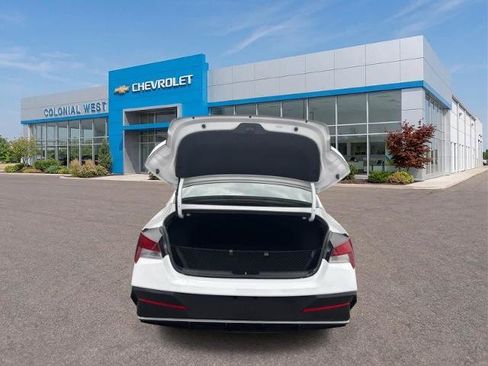 Used 2025 Hyundai Elantra Sport FWD image 8