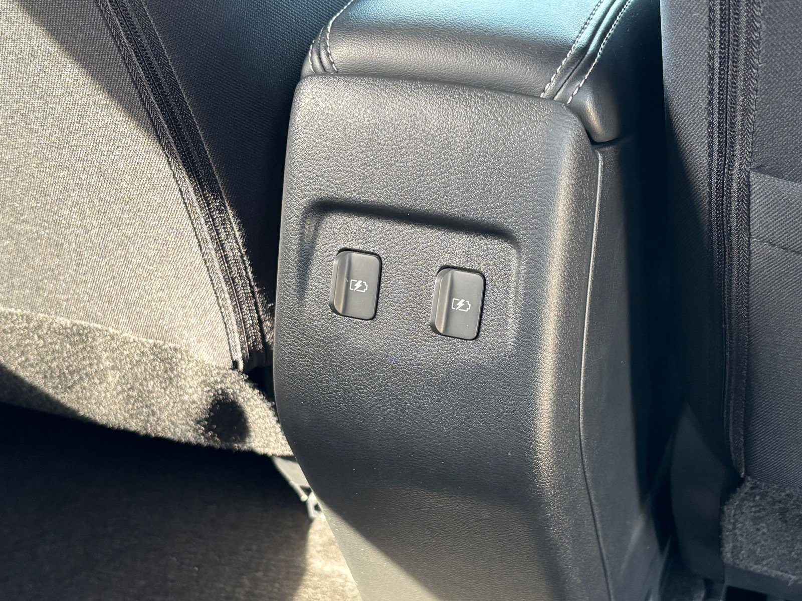Used 2024 Nissan Kicks SV FWD image 30