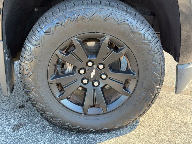Used 2018 Chevrolet Colorado Z71 w/ Z71 Midnight Edition AWD/4WD image 17