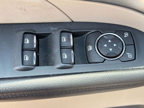Used 2019 Ford Explorer XLT w/ Equipment Group 202A FWD image 2