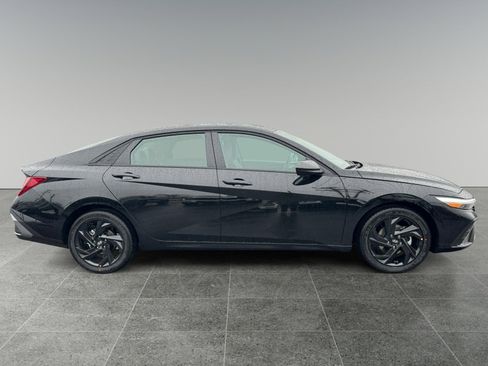 New 2026 Hyundai Elantra Sport FWD image 6