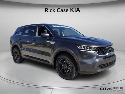 Used 2023 Kia Sorento LX image 9
