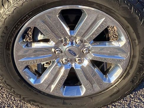 Used 2019 Ford F150 Lariat w/ Equipment Group 502A Luxury image 29