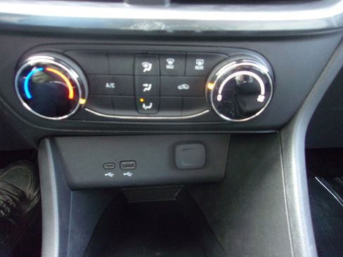 Used 2024 Buick Encore GX Preferred image 13