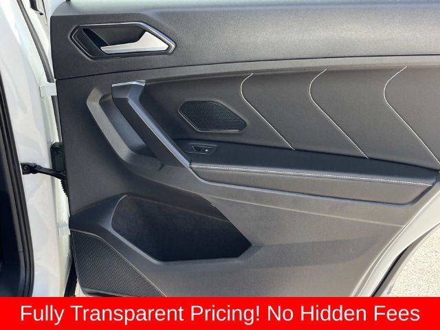 Used 2022 Volkswagen Tiguan SEL R-Line AWD/4WD image 19