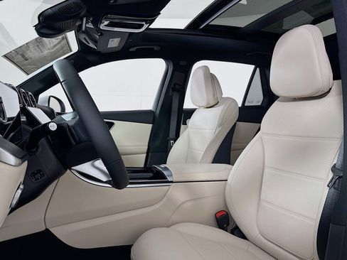 New 2026 Mercedes-Benz GLC 300 image 16