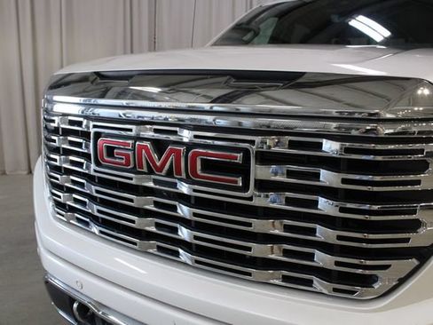 Used 2024 GMC Sierra 1500 Denali AWD/4WD image 33