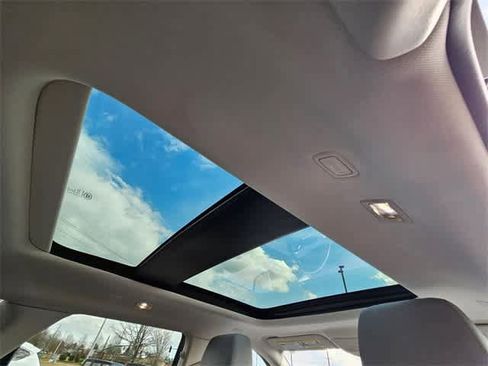 Used 2020 Land Rover Range Rover Evoque SE image 23